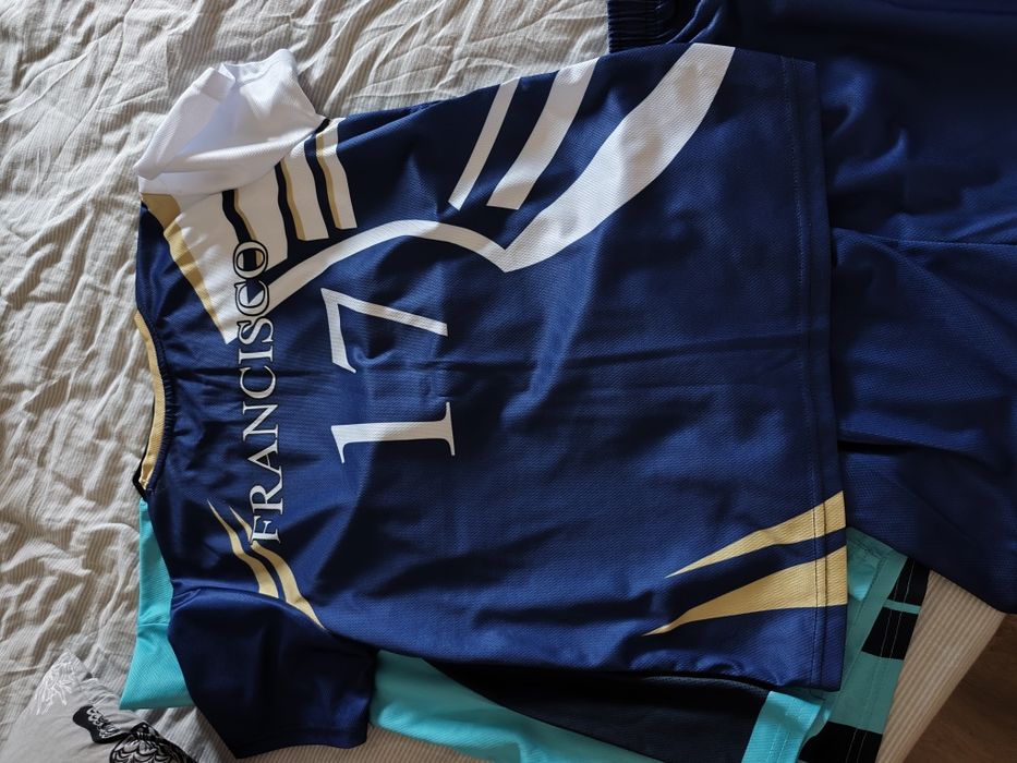 Equipamento futebol rapaz 10anos