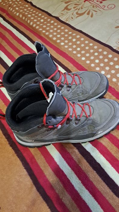 Трекінгові черевики Quechua 40