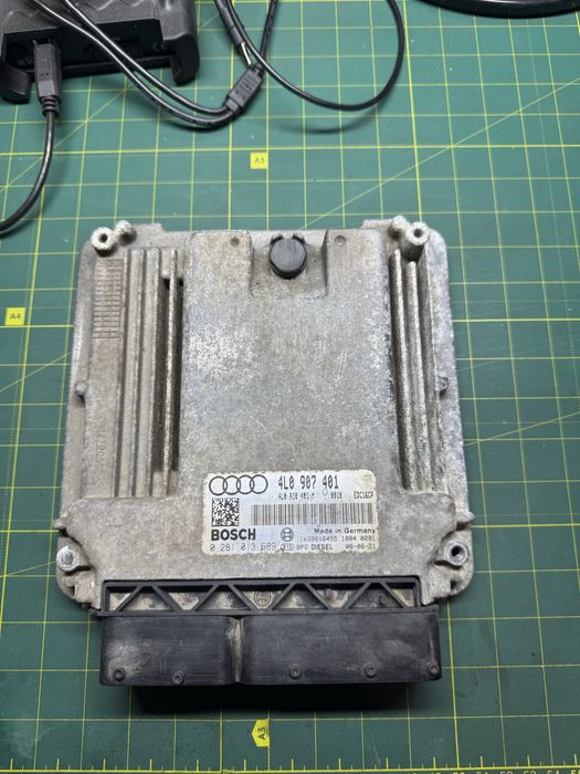 EDC16cp34 Блок керування двигуном єбу ауді Q7 мозгі