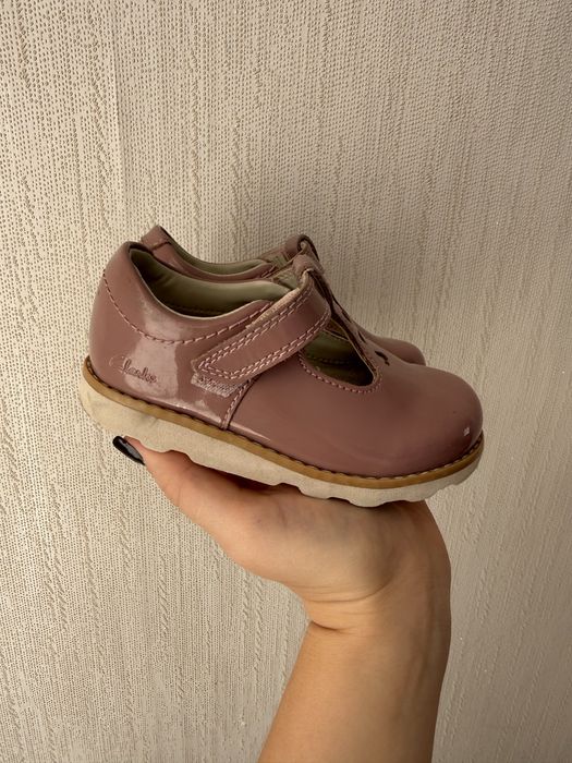 Туфлі Clarks на дівчинку 22 розмір  14,5 см