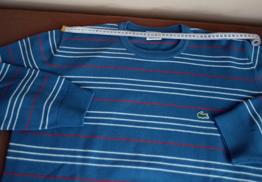 Sweterek marki Lacoste