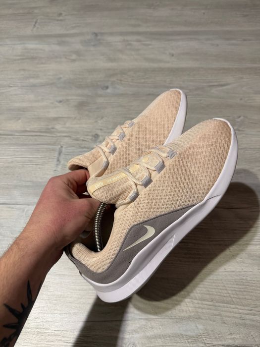 Жіночі кросівки Nike Viale  оригінал р41