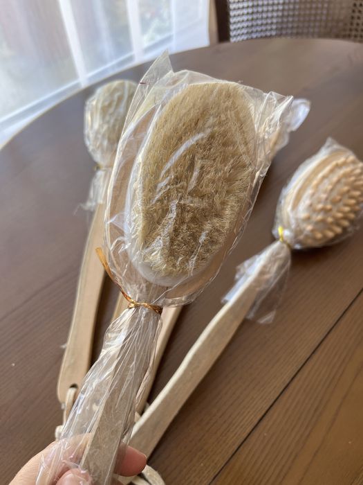 Щітка для сухого масажу