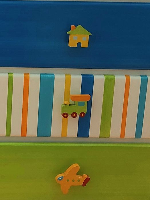 Cómoda de criança em madeira maciça