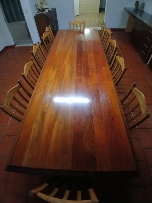 Mesa de cozinha e 12 cadeiras