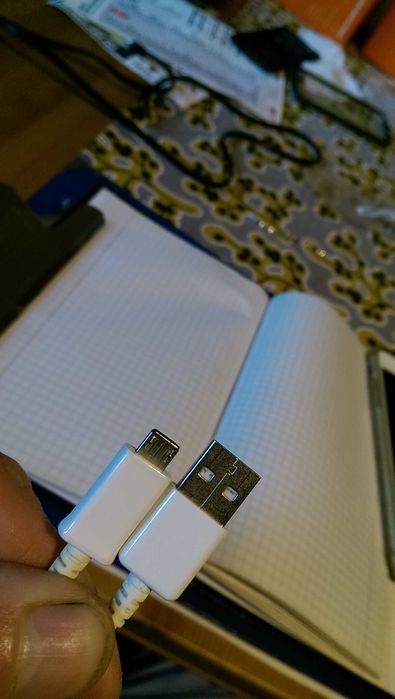 Apple- przewód USB męski- micro USB męski, ok. 100 cm;