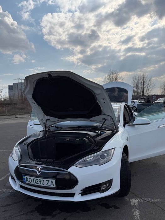 Tesla model S 2013 60Кв
