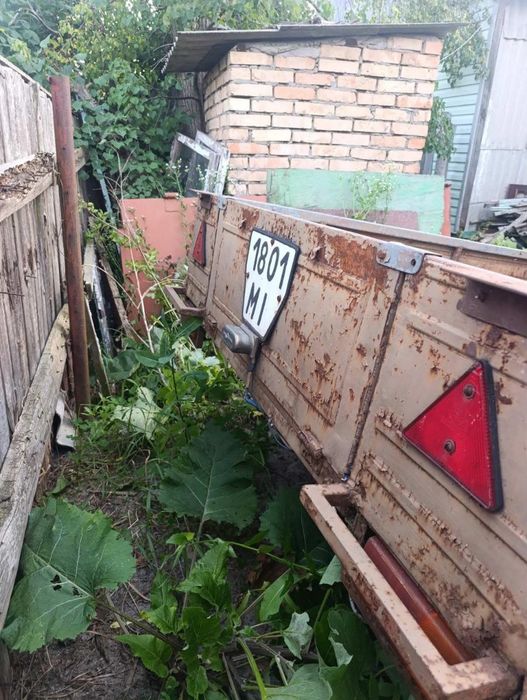 Легковий причип з документами