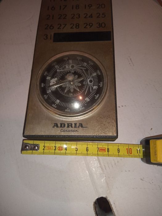 Barometr z datownikiem