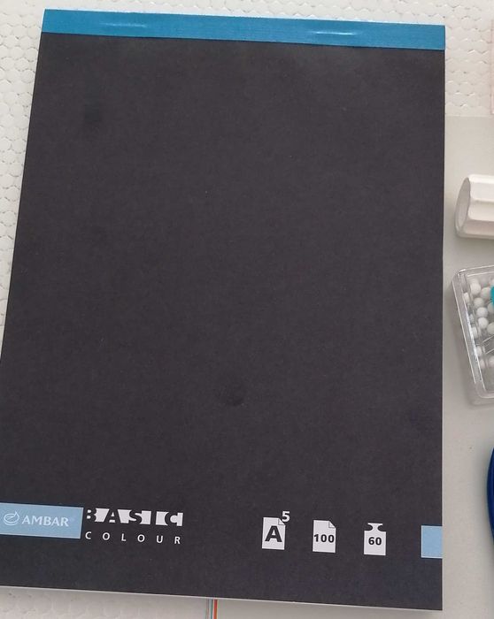 Canetas+bloco B5+agrafes+separadores + outros, lote todo por 5€