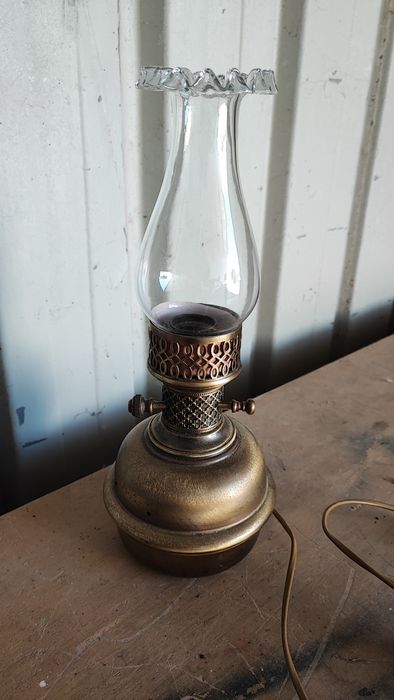 Candeeiro antigo eletrificado