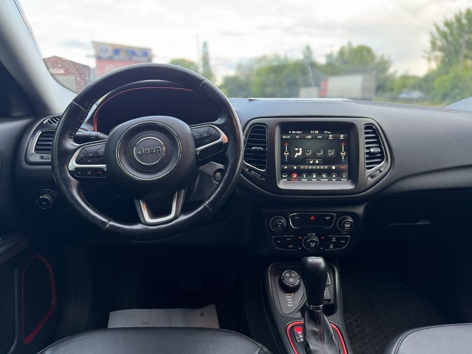 Продам Jeep Compass Trailhawk
