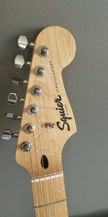 Vendo guitarra Stratocaster