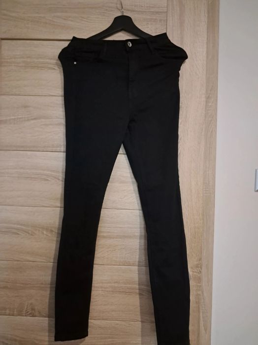 Czarne jeansy skinny