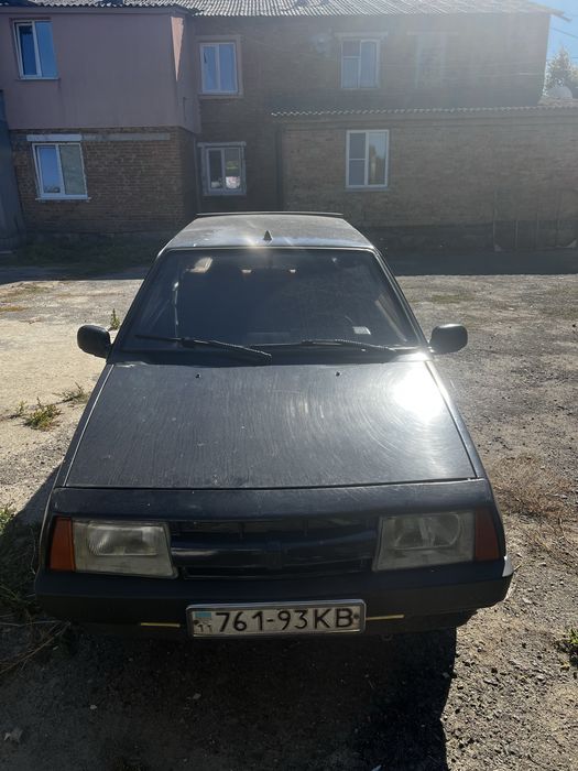 Автомобіль ваз 2108