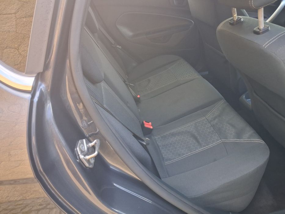 Ford fiesta 1.25 com 1 só dono