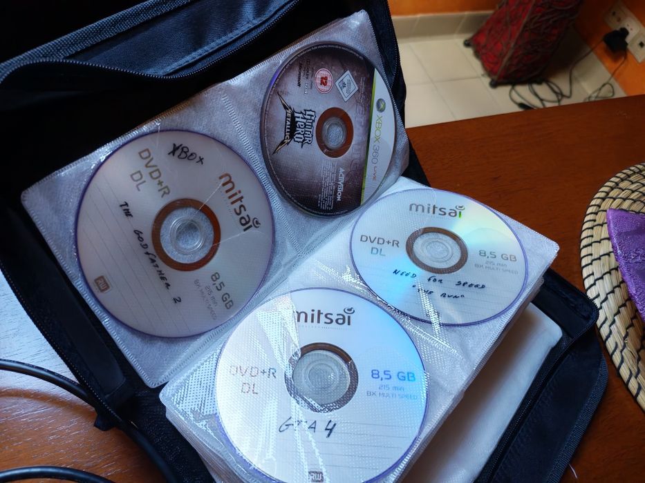 XBOX 360 com 2 comandos