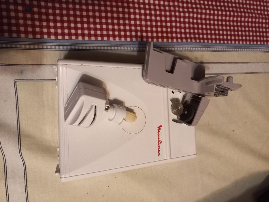 Afia facas e abre latas elétrico