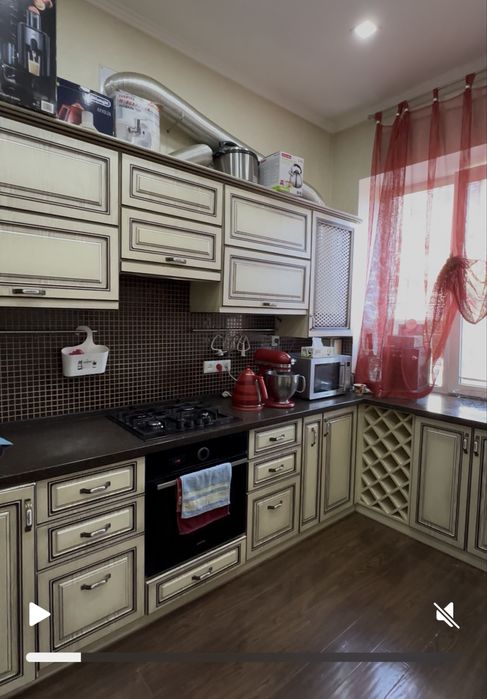 Продается 4 кк сталинка в самом Центре! 2 яруса!