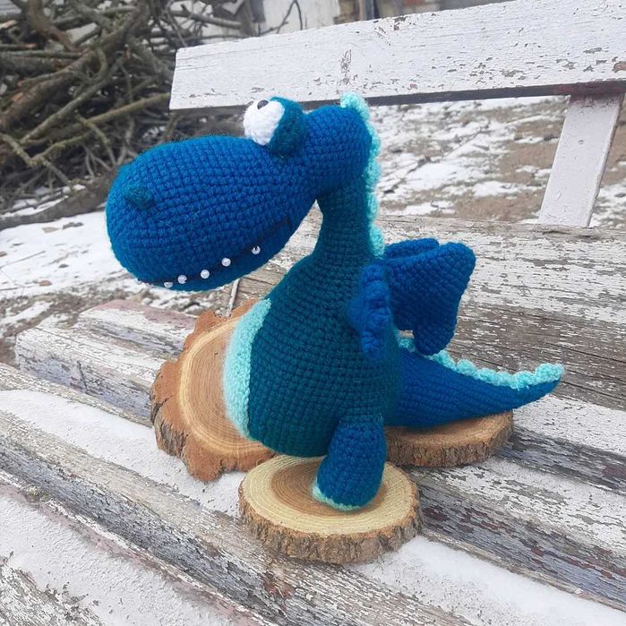 Вязанний гачком дракоша.