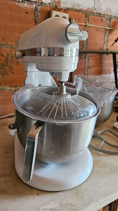Kitchen Aid Heavy Duty Batedeira com acessorios em branco