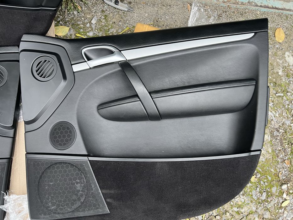 Продам Porsche Cayenne 957/955 обшивки/карты дверей