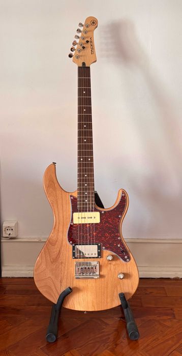 Guitarra Yamaha Pacifica 311H YNS