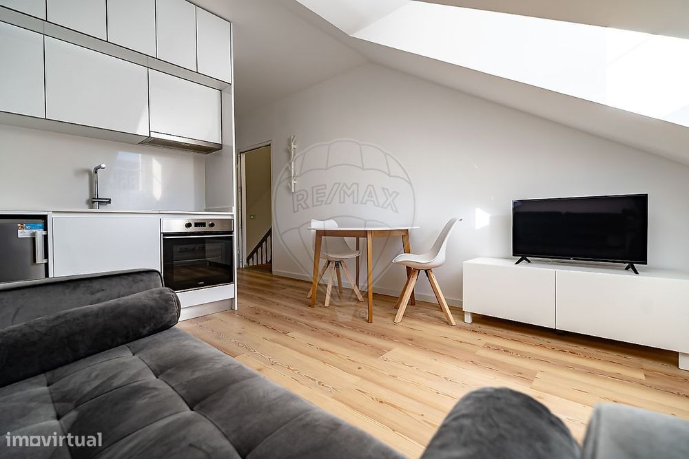 Apartamento T0 para venda — Coimbra (Sé Nova, Santa Cruz, Almedina E São Bartolomeu), Coimbra