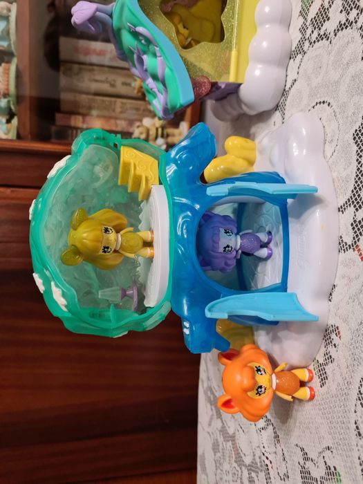 Дерево-домик и карусель с светлячками glimmies