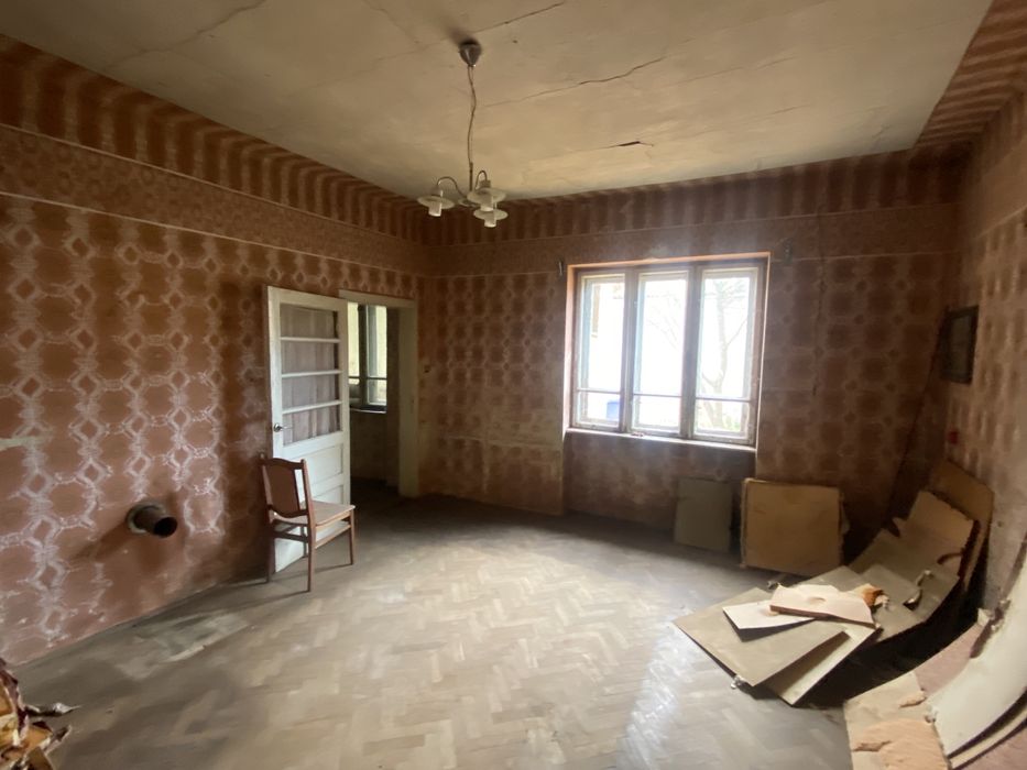 Продається 2-х кімнатна квартира від власника.