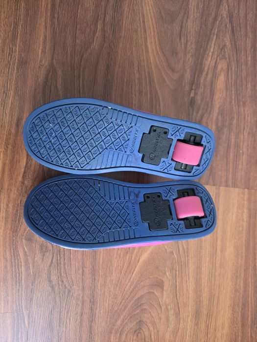 Buty rolki trampki Heelys r.33 dziewczęce