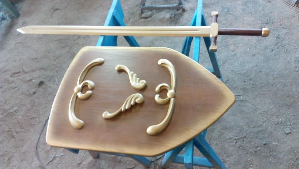 Продам Сувенирные Щит и Меч.