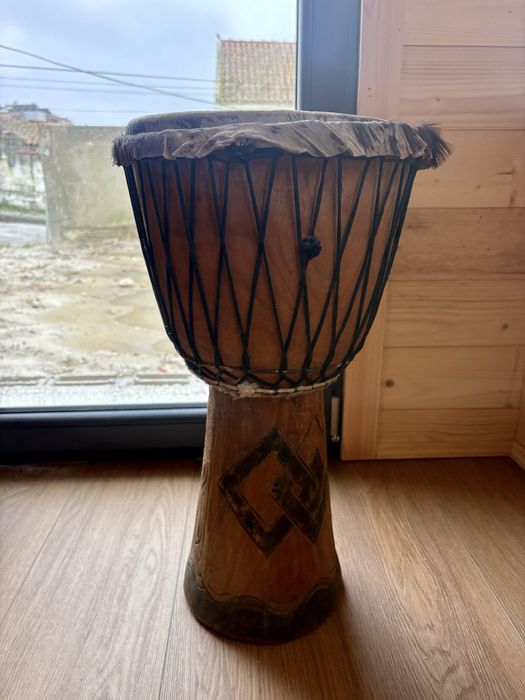 Djambé de madeira