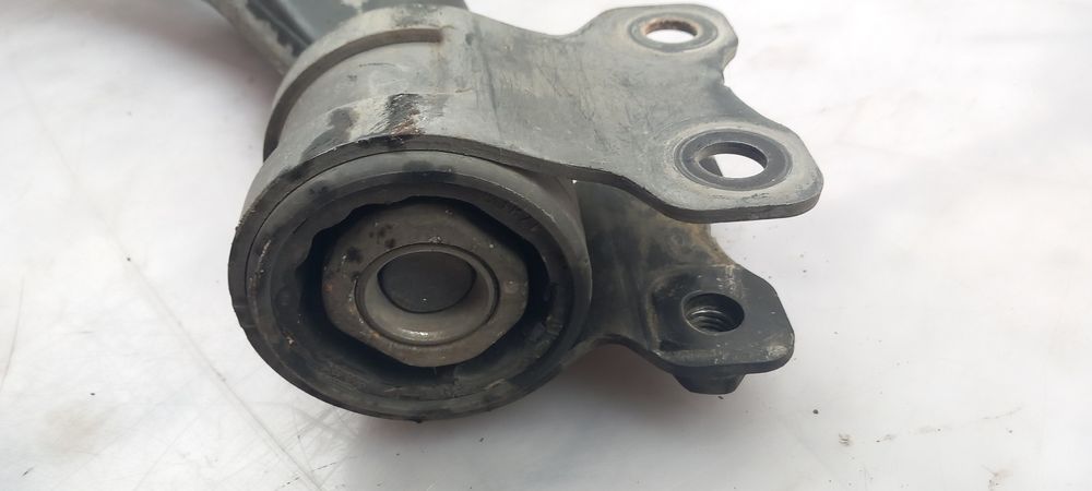 Braço de suspensão frente direito FORD Focus II (DA_)