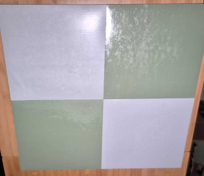 Samoprzylepne płytki LVT 30x30