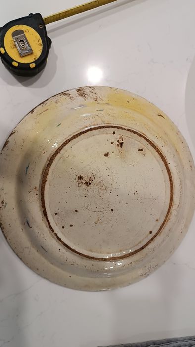 Antigo prato em faiança