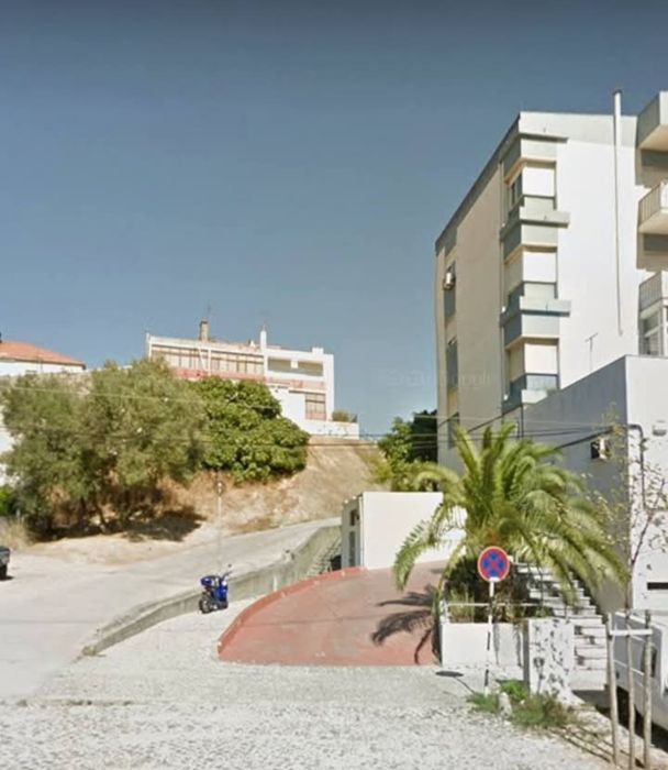 Alugo garagem Feijó