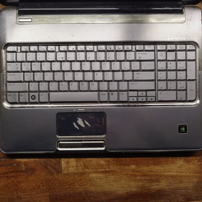 HP Pavilion dv7  bez dysku i RAM  z zasilaczem