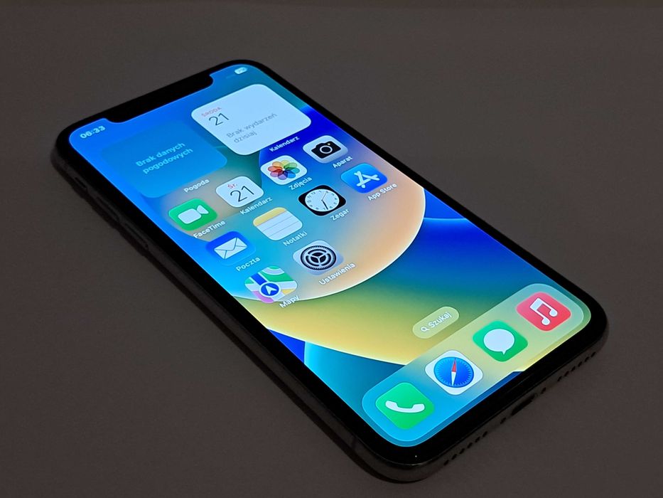 Smartfon Apple iPhone X 3 GB / 64 GB 4G (LTE) srebrny bateria 100%