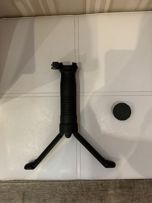 Переднє руквʼя B&T Unigrip QD з інтегрованою сошкою Black