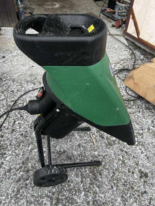 Полрібнювач  гілок дисковий  2.5квт