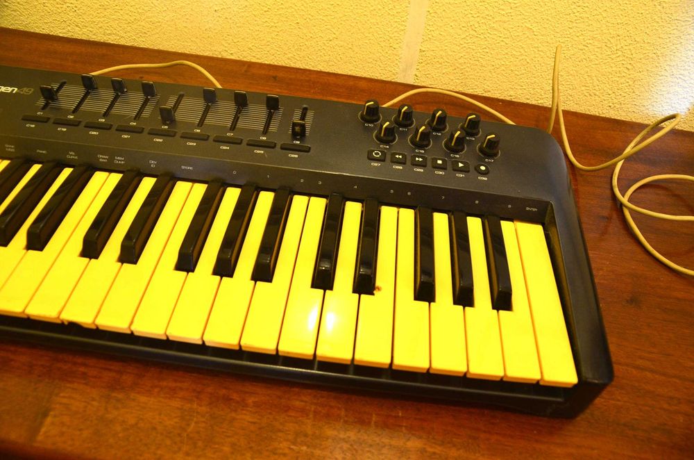 Teclado M- Audio Oxygen 49 USB MIDI Controler