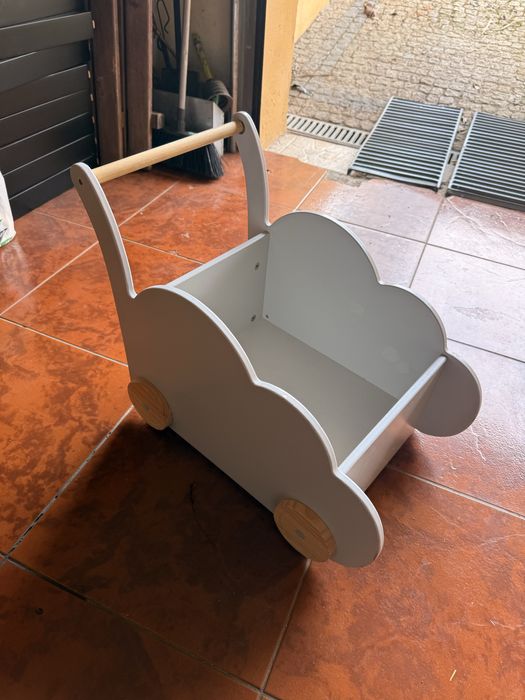 Carrinho bebe arrumação