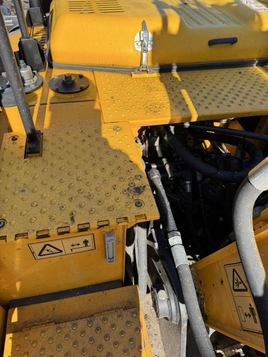 Гусеничний екскаватор JCB JS130LC, 2017