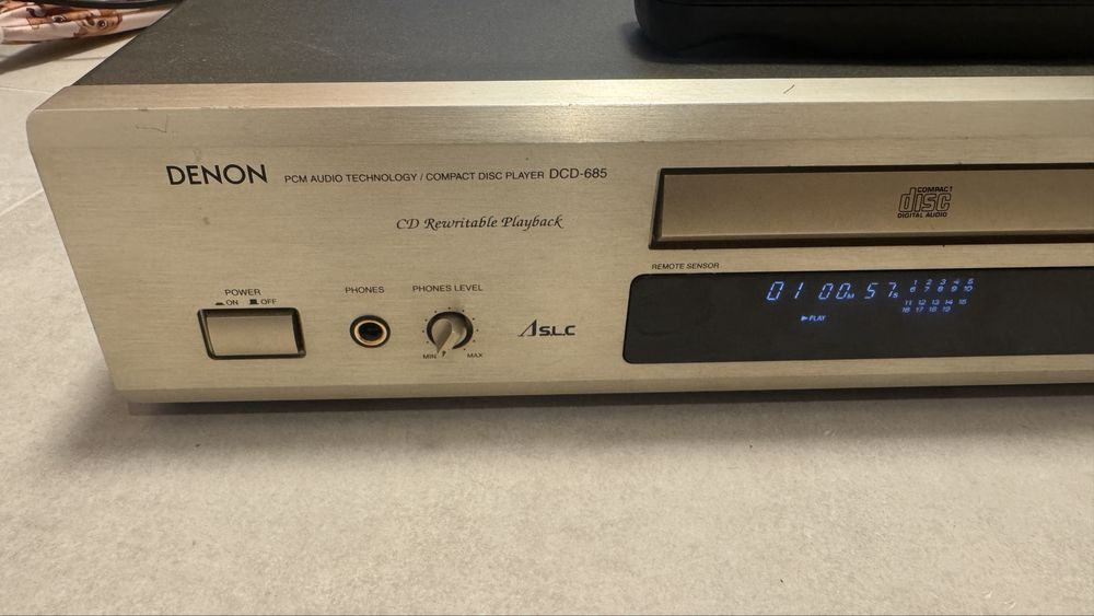 Denon DCD 685 szampanski odtwarzacz CD optyczny