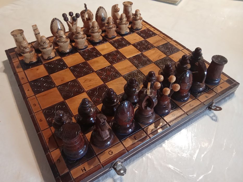 Jogo de Xadrez em madeira, 1970.