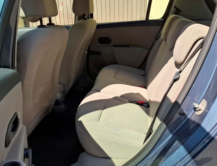 Renault Clio III Expression 1.2 16V 75KM Benzyna Klimatyzacja 5 drzwi Serwisowany