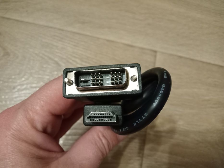Кабель для подключения техники DVI-HDMI