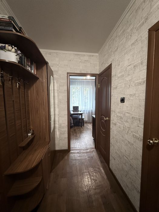 Продам  1 кімнатну квартиру(малосімейка), від власника в гарному районі