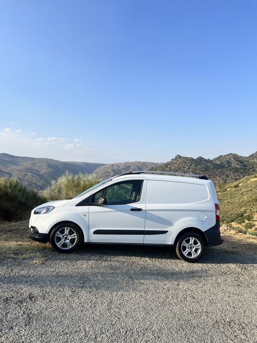Ford Transit Courier 2021